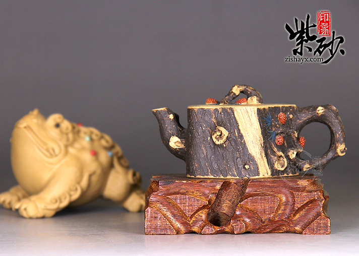 紫砂壶名家：咸子情风华劲松紫砂壶图片